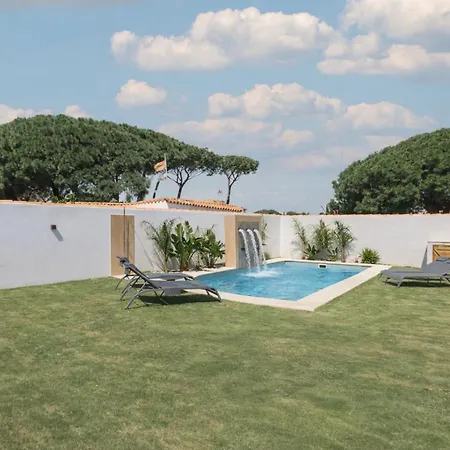 Chalet con piscina privada y cerca del mar Chiclana La Barrosa 3*