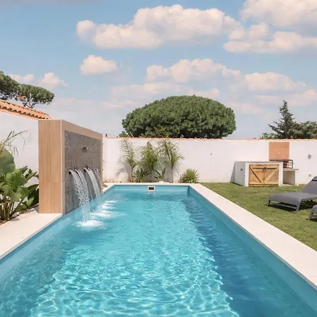 Chalet con piscina privada y cerca del mar Chiclana La Barrosa Pensión
